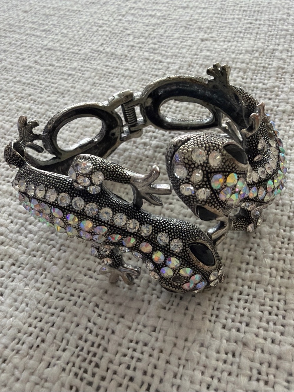 Rhinestone Lizard Hinged Bracelet - Silver Tone